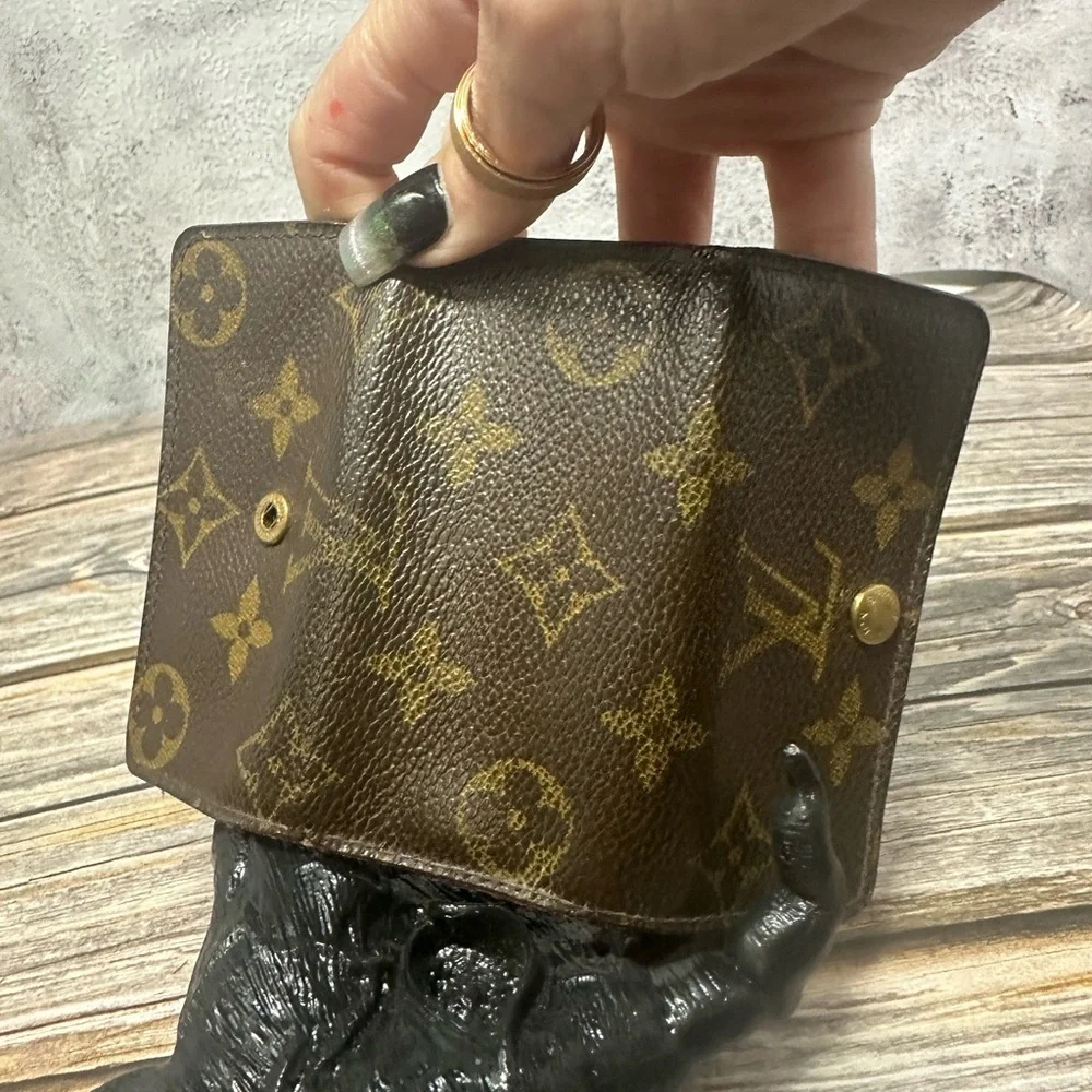 LOUIS VUITTON Monogram Multiples 4 Ring Key Holder​​​